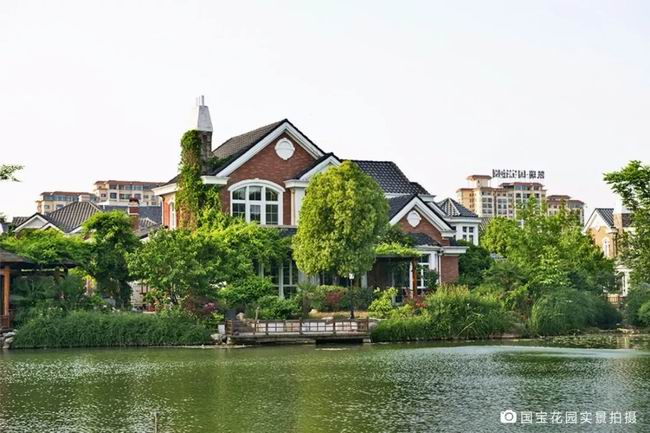 生涯在有湖的地方，是对人生的浪漫私藏